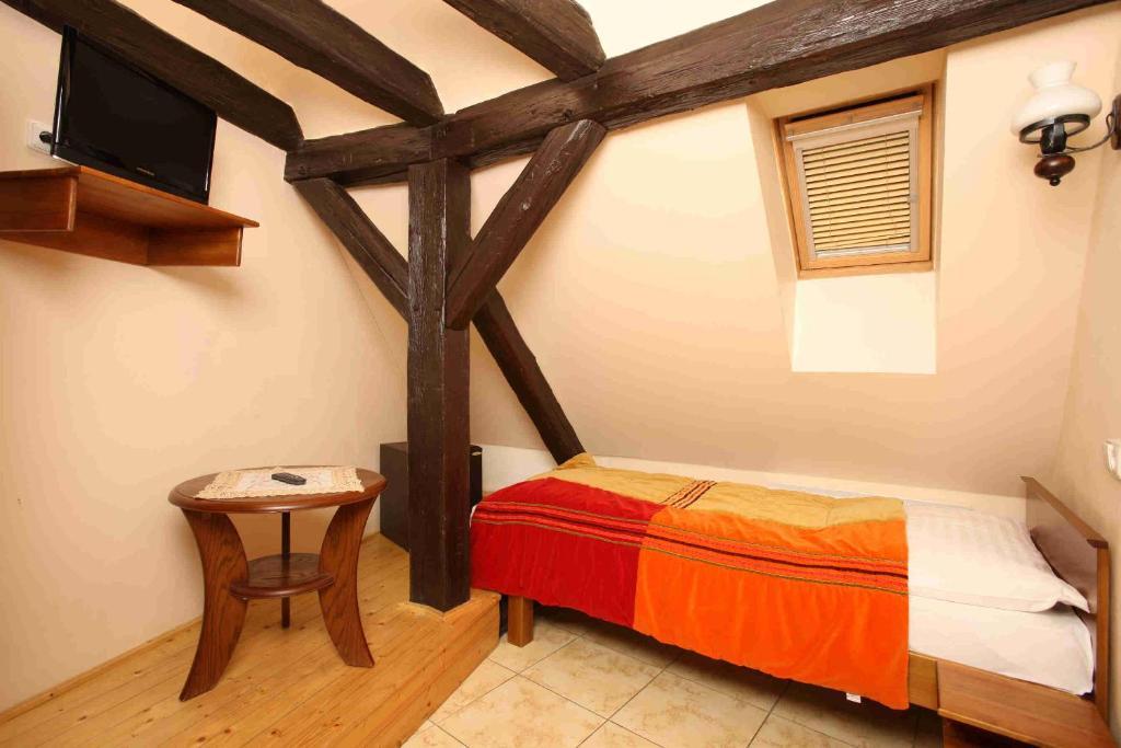 Economy Single Room,1368574304:JPEG